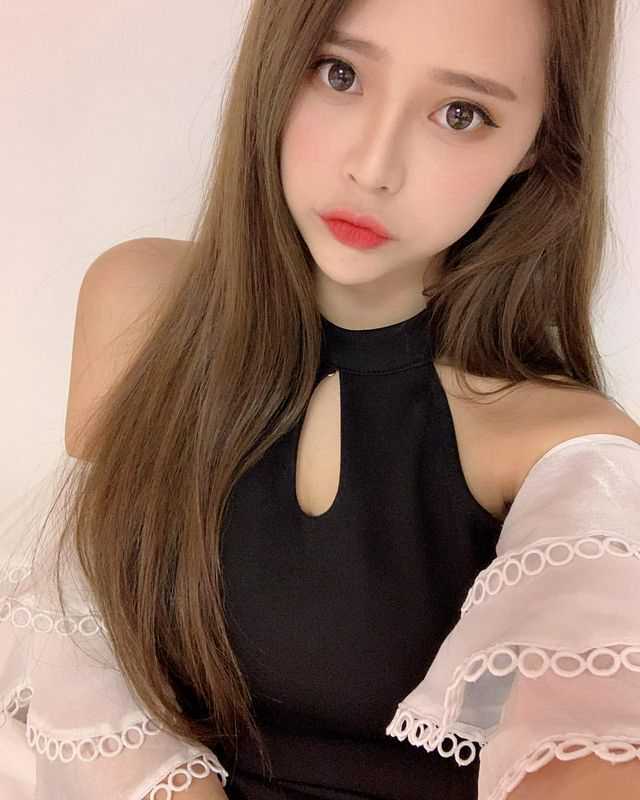 紧身牛仔裤的女孩偶遇完（最新）