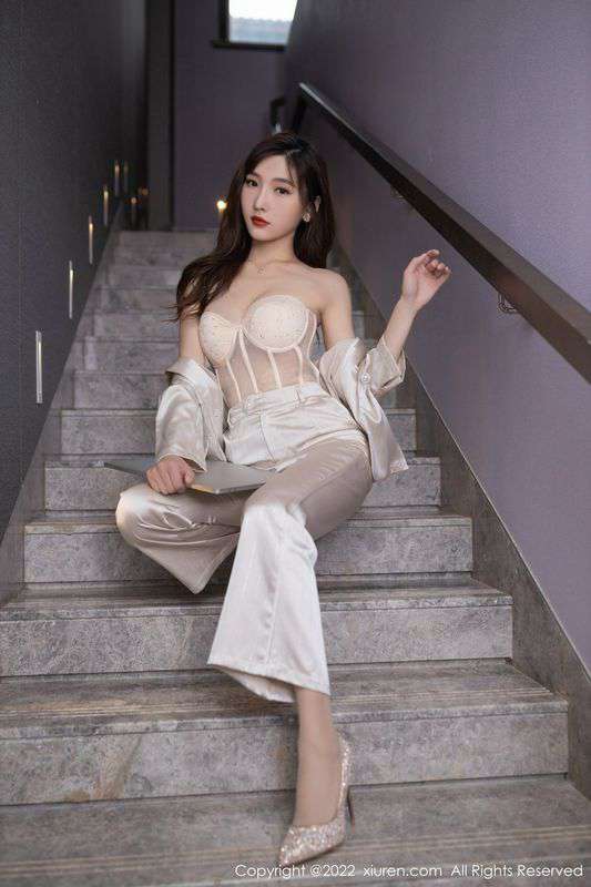 女老师的丝袜美腿（最新）